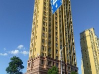 金钟小区架空一楼135+16平方，婚装， 金钟小区架空一楼135+16平
